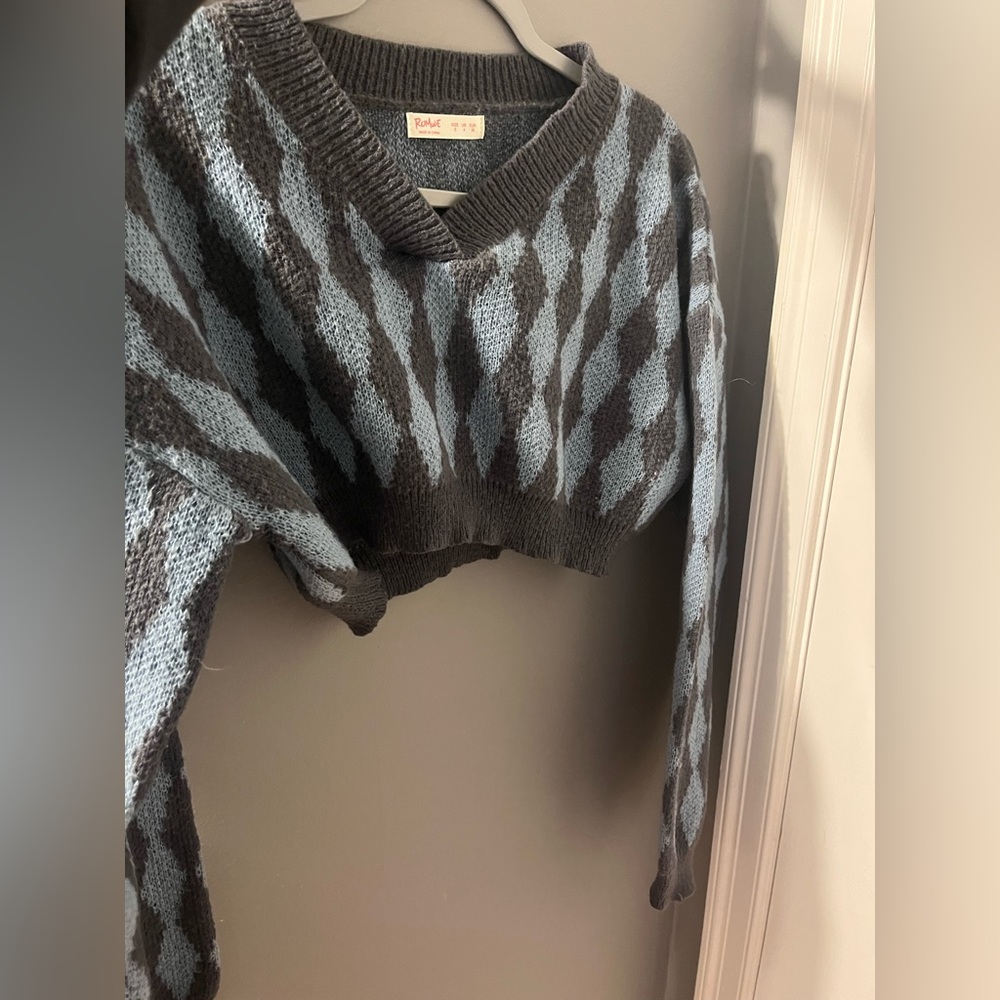 Cropped retro sweater!